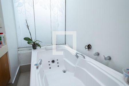 Casa à venda com 364m², 4 quartos e 3 vagasBanheiro - Suíte 2