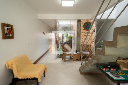 Casa à venda com 364m², 4 quartos e 3 vagasEntrada Escada 