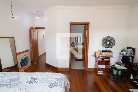 Casa à venda com 364m², 4 quartos e 3 vagasSuíte 2