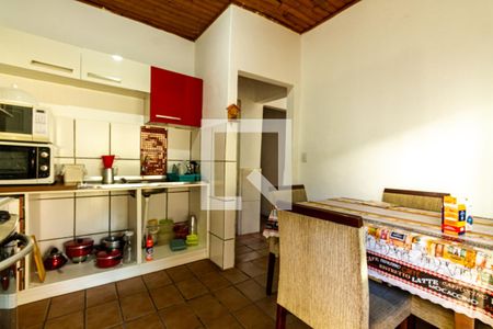 Casa à venda com 600m², 5 quartos e 3 vagas Casa à venda com 600m², 5 quartos e 3 vagasCozinha