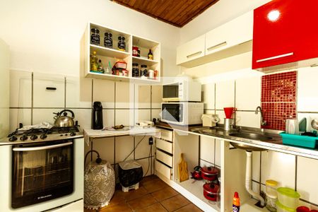 Casa à venda com 600m², 5 quartos e 3 vagas Casa à venda com 600m², 5 quartos e 3 vagasCozinha