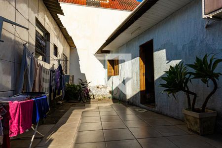 Casa à venda com 600m², 5 quartos e 3 vagas Casa à venda com 600m², 5 quartos e 3 vagasQuintal