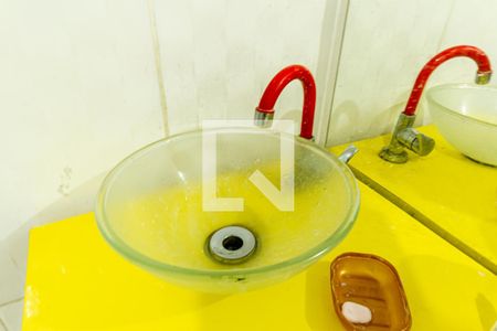 Casa à venda com 600m², 5 quartos e 3 vagas Casa à venda com 600m², 5 quartos e 3 vagasBanheiro 2