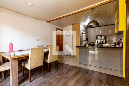 Casa à venda com 600m², 5 quartos e 3 vagas Casa à venda com 600m², 5 quartos e 3 vagasCozinha