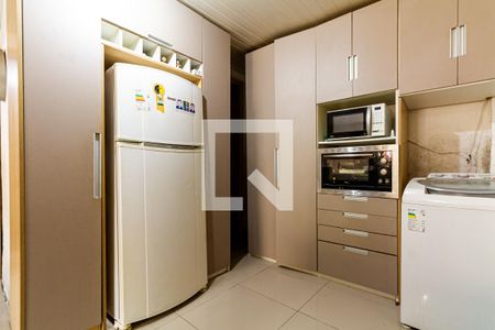 Casa à venda com 600m², 5 quartos e 3 vagas Casa à venda com 600m², 5 quartos e 3 vagasCozinha