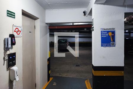 Apartamento à venda com 300m², 5 quartos e 2 vagasPLACA INSTALADA NO HALL DE NTRADA