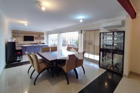 Sala de Estar e Jantar de apartamento à venda com 5 quartos, 300m² em Cambuí, Campinas