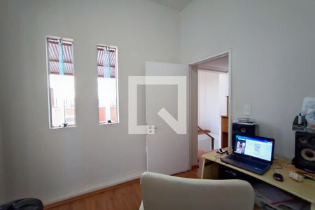 Apartamento à venda com 300m², 5 quartos e 2 vagasEscritório / Quarto