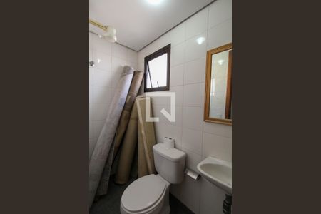 Apartamento à venda com 220m², 4 quartos e 3 vagas Apartamento à venda com 220m², 4 quartos e 3 vagasBanheiro de serviço