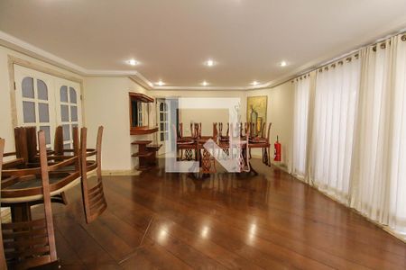 Apartamento à venda com 220m², 4 quartos e 3 vagas Apartamento à venda com 220m², 4 quartos e 3 vagasSalão de Festas