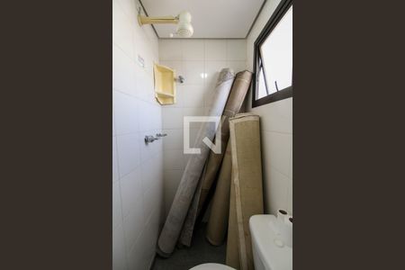 Apartamento à venda com 220m², 4 quartos e 3 vagas Apartamento à venda com 220m², 4 quartos e 3 vagasBanheiro de serviço