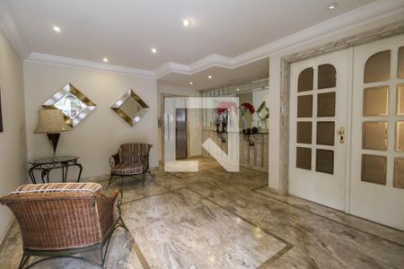 Apartamento à venda com 220m², 4 quartos e 3 vagas Apartamento à venda com 220m², 4 quartos e 3 vagasHall de entrada