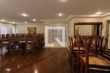 Apartamento à venda com 220m², 4 quartos e 3 vagas Apartamento à venda com 220m², 4 quartos e 3 vagasSalão de Festas