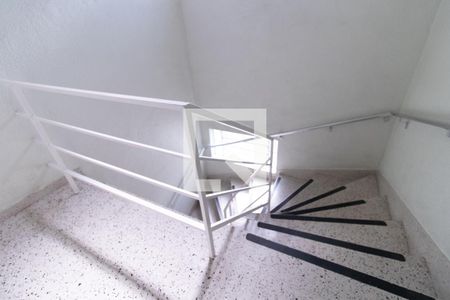 Apartamento à venda com 80m², 2 quartos e sem vagaEscada