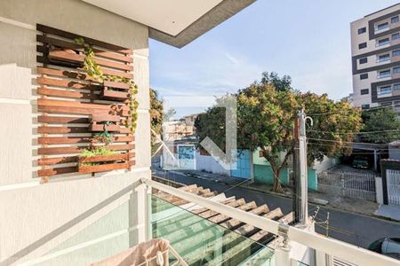 Casa à venda com 150m², 3 quartos e 4 vagas Casa à venda com 150m², 3 quartos e 4 vagasVaranda da suíte 1