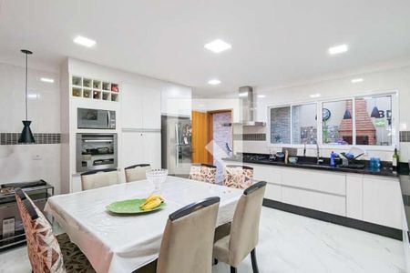 Casa à venda com 150m², 3 quartos e 4 vagas Casa à venda com 150m², 3 quartos e 4 vagasCozinha