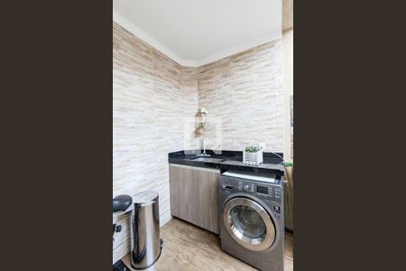 Casa à venda com 150m², 3 quartos e 4 vagas Casa à venda com 150m², 3 quartos e 4 vagasÁrea de serviço e churrasqueira