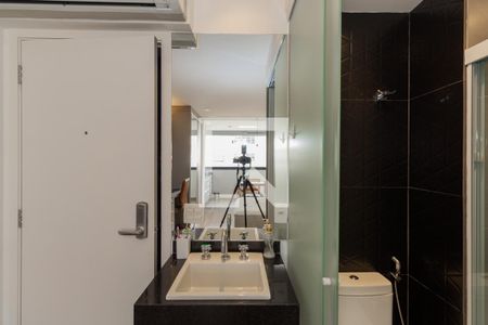 Banheiro de kitnet/studio à venda com 1 quarto, 30m² em Vila Olímpia, São Paulo