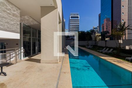 Studio à venda com 30m², 1 quarto e 1 vagaPiscina