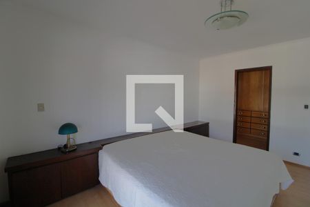 Casa para alugar com 340m², 3 quartos e 8 vagasSuíte