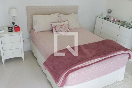 Apartamento à venda com 260m², 4 quartos e 3 vagasSuíte 2