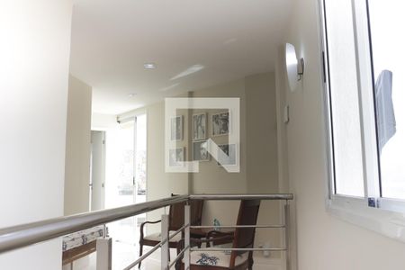 Apartamento à venda com 260m², 4 quartos e 3 vagasEscada