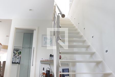 Apartamento à venda com 260m², 4 quartos e 3 vagasEscada