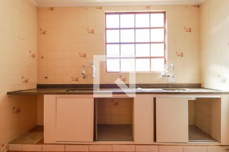 Casa à venda com 180m², 3 quartos e 1 vaga Casa à venda com 180m², 3 quartos e 1 vagaCozinha