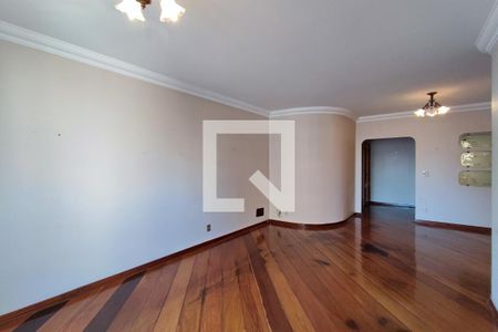 Sala de Estar de apartamento à venda com 2 quartos, 156m² em Cambuí, Campinas