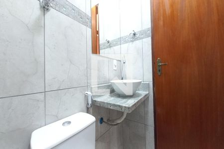 Casa de condomínio para alugar com 80m², 2 quartos e 1 vaga Casa de condomínio para alugar com 80m², 2 quartos e 1 vagaBanheiro