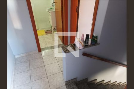 Casa à venda com 49m², 2 quartos e sem vaga Casa à venda com 49m², 2 quartos e sem vagaEscada