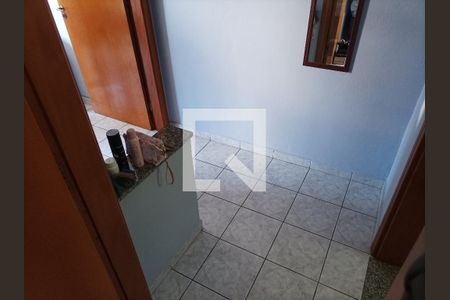 Casa à venda com 49m², 2 quartos e sem vaga Casa à venda com 49m², 2 quartos e sem vagaEscada