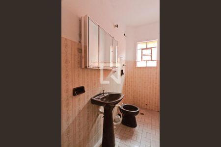 Banheiro de casa para alugar com 1 quarto, 50m² em Jardim Maristela, São Paulo