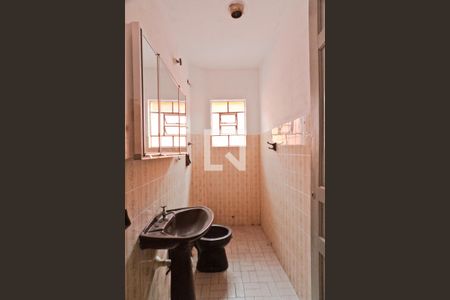 Banheiro de casa para alugar com 1 quarto, 50m² em Jardim Maristela, São Paulo