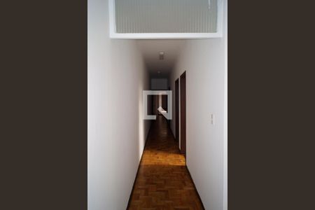 Corredor de casa para alugar com 4 quartos, 240m² em Cambuci, São Paulo