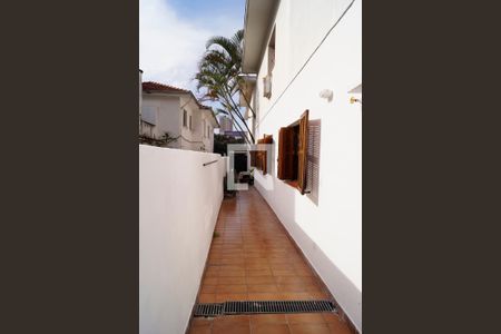 Casa para alugar com 240m², 4 quartos e 1 vagaCorredor