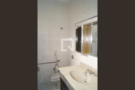 Banheiro de casa para alugar com 4 quartos, 240m² em Cambuci, São Paulo