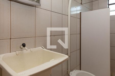 Banheiro de apartamento para alugar com 1 quarto, 60m² em Sarandi, Porto Alegre