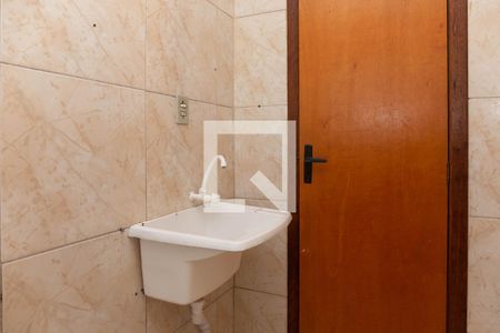 Banheiro de apartamento para alugar com 1 quarto, 80m² em Rubem Berta, Porto Alegre