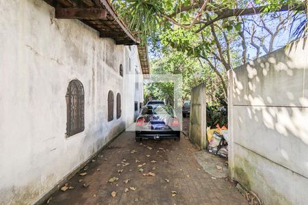 Casa à venda com 270m², 2 quartos e 5 vagas Casa à venda com 270m², 2 quartos e 5 vagasGaragem