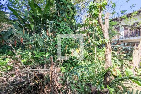 Casa à venda com 270m², 2 quartos e 5 vagas Casa à venda com 270m², 2 quartos e 5 vagasQuintal