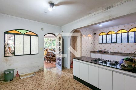 Casa à venda com 270m², 2 quartos e 5 vagas Casa à venda com 270m², 2 quartos e 5 vagasCozinha