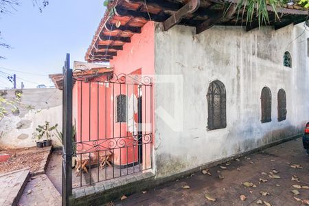 Casa à venda com 270m², 2 quartos e 5 vagas Casa à venda com 270m², 2 quartos e 5 vagasGaragem