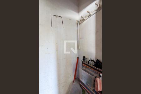 Casa à venda com 270m², 2 quartos e 5 vagas Casa à venda com 270m², 2 quartos e 5 vagasÁrea de serviço