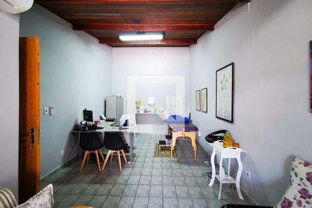 Casa para alugar com 250m², 3 quartos e 2 vagas Casa para alugar com 250m², 3 quartos e 2 vagasescritório
