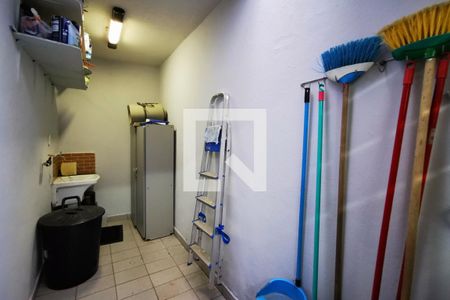 Casa para alugar com 250m², 3 quartos e 2 vagas Casa para alugar com 250m², 3 quartos e 2 vagaslavanderia