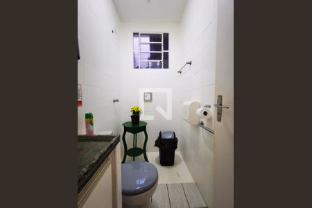 Casa para alugar com 250m², 3 quartos e 2 vagas Casa para alugar com 250m², 3 quartos e 2 vagasBanheiro