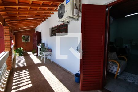 Casa para alugar com 250m², 3 quartos e 2 vagas Casa para alugar com 250m², 3 quartos e 2 vagasvaranda