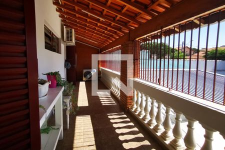 Casa para alugar com 250m², 3 quartos e 2 vagas Casa para alugar com 250m², 3 quartos e 2 vagasvaranda