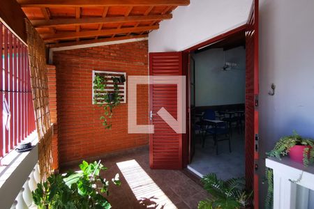 Casa para alugar com 250m², 3 quartos e 2 vagas Casa para alugar com 250m², 3 quartos e 2 vagasvaranda